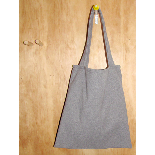 handy tote, grey dolly